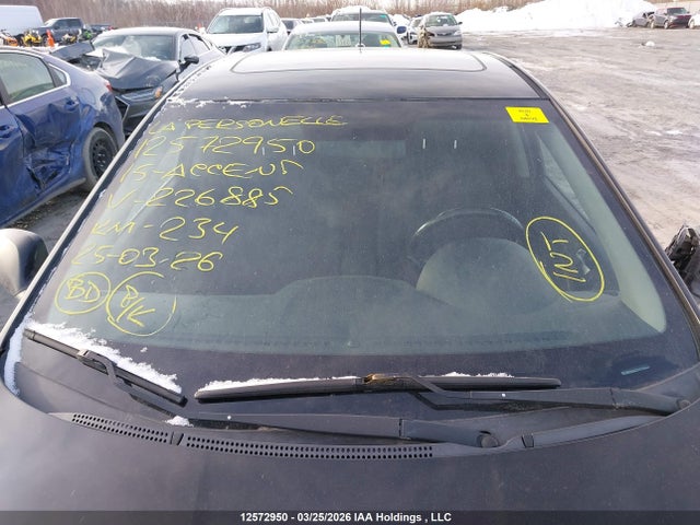12572950 :رقم المزاد ، KMHCU5AE2FU226885 vin ، 2015 Hyundai Accent Gls/se مزاد بيع