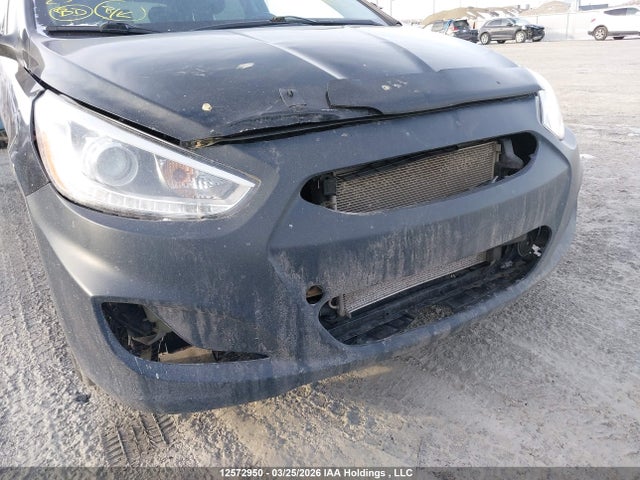 12572950 :رقم المزاد ، KMHCU5AE2FU226885 vin ، 2015 Hyundai Accent Gls/se مزاد بيع