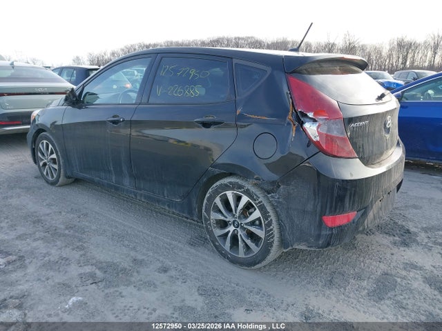 12572950 :رقم المزاد ، KMHCU5AE2FU226885 vin ، 2015 Hyundai Accent Gls/se مزاد بيع