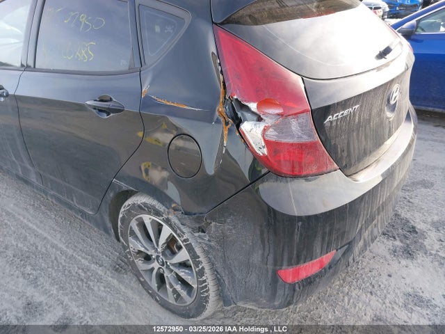 12572950 :رقم المزاد ، KMHCU5AE2FU226885 vin ، 2015 Hyundai Accent Gls/se مزاد بيع