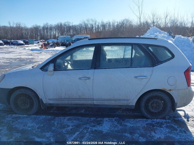 12572951 :رقم المزاد ، KNAFG525977108837 vin ، 2007 Kia Rondo Lx/ex مزاد بيع
