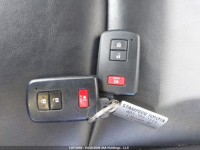 JTDZN3EU0HJ068648 Toyota PRIUS V