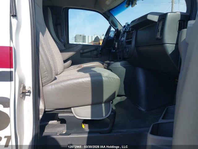 12572965 :رقم المزاد ، 1GTW7BFB1J1336102 vin ، 2018 Gmc Savana G2500 مزاد بيع