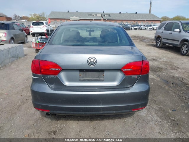 3VWB07AJ2EM409692 Volkswagen Jetta 1.8 Tsi Comfortline
