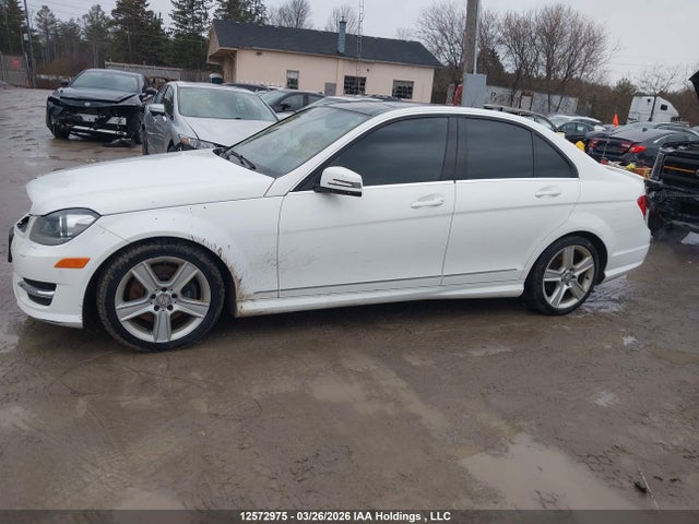 Продажа на аукционе авто 2013 Mercedes-benz C 350 4matic, vin: WDDGF8JB0DA834917, номер лота: 12572975