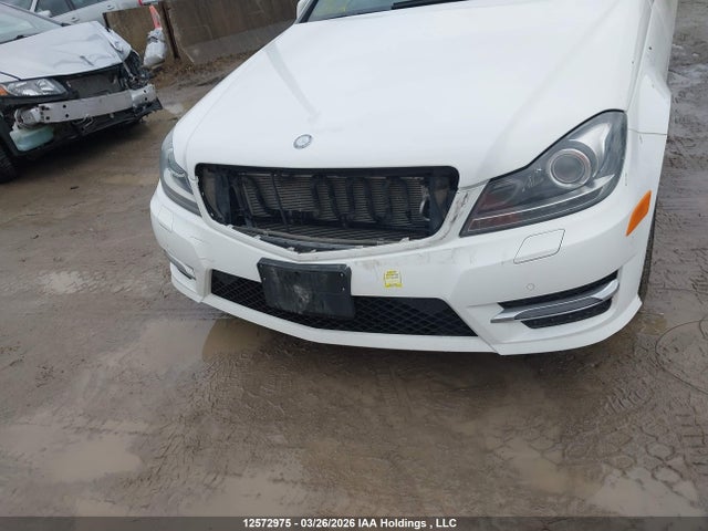 Продажа на аукционе авто 2013 Mercedes-benz C 350 4matic, vin: WDDGF8JB0DA834917, номер лота: 12572975