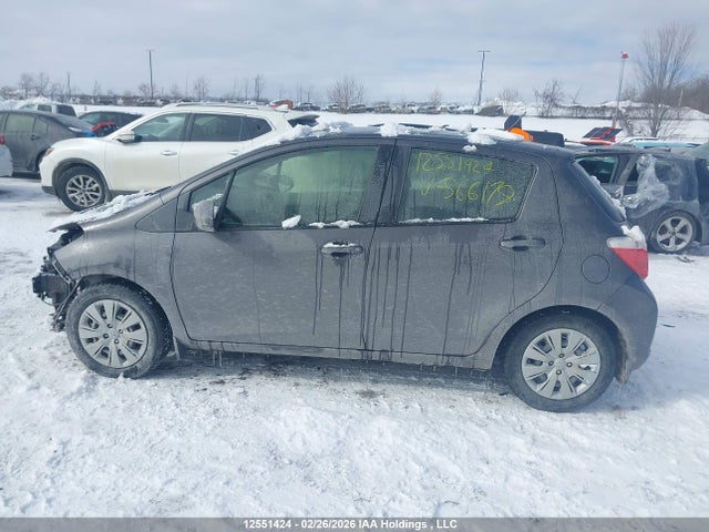 12551424 :رقم المزاد ، JTDKTUD35DD566178 vin ، 2013 Toyota Yaris Le مزاد بيع