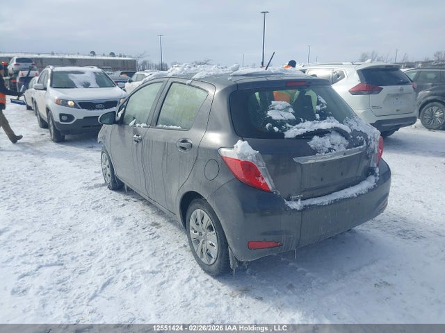 12551424 :رقم المزاد ، JTDKTUD35DD566178 vin ، 2013 Toyota Yaris Le مزاد بيع