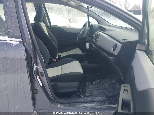 12551424 :رقم المزاد ، JTDKTUD35DD566178 vin ، 2013 Toyota Yaris Le مزاد بيع