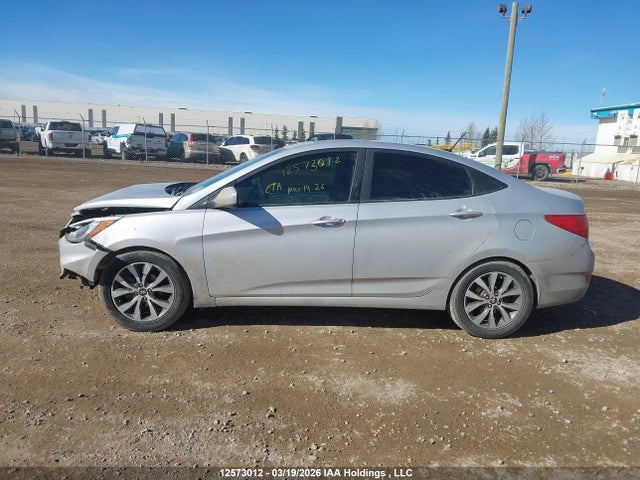 KMHCT4AE3HU298811 Hyundai ACCENT SE