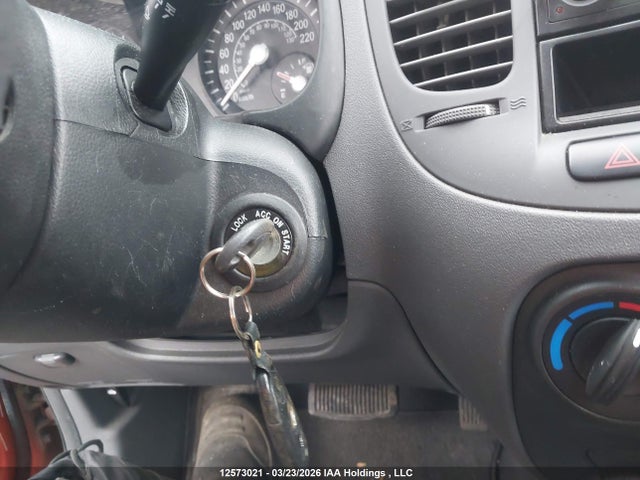 12573021 :رقم المزاد ، KNADE123766107761 vin ، 2006 Kia Rio مزاد بيع