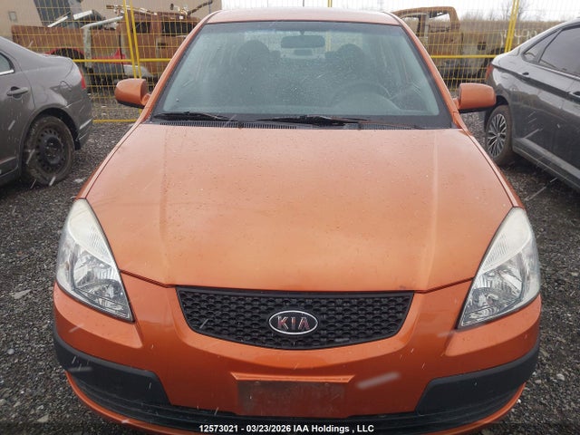 12573021 :رقم المزاد ، KNADE123766107761 vin ، 2006 Kia Rio مزاد بيع