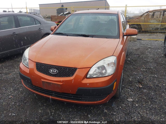 12573021 :رقم المزاد ، KNADE123766107761 vin ، 2006 Kia Rio مزاد بيع