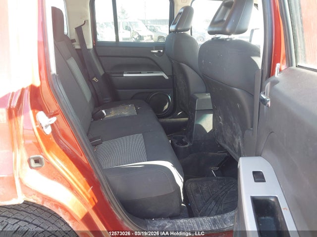 12573026 :رقم المزاد ، 1J8FT28W98D597636 vin ، 2008 Jeep Patriot Sport مزاد بيع