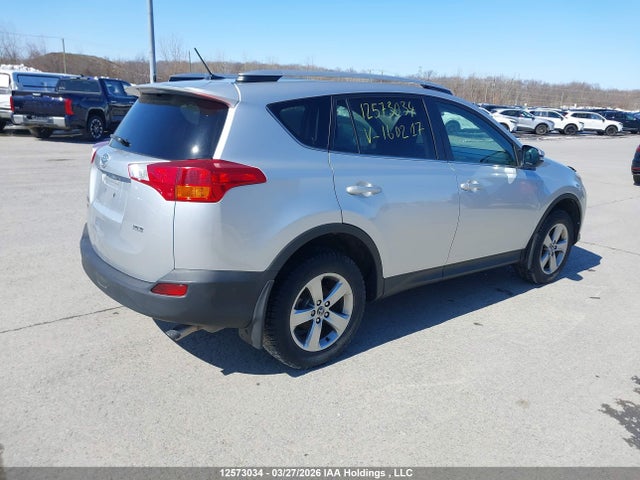 2T3WFREV3FW160217 Toyota Rav4 Xle
