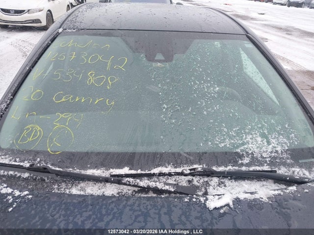 12573042 :رقم المزاد ، 4T1C31AK5LU534808 vin ، 2020 Toyota Camry Le مزاد بيع