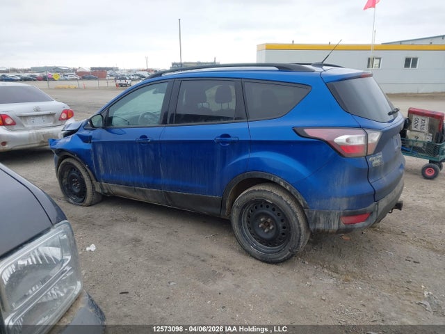 12573098 :رقم المزاد ، 1FMCU9J97HUD70056 vin ، 2017 Ford Escape Titanium مزاد بيع