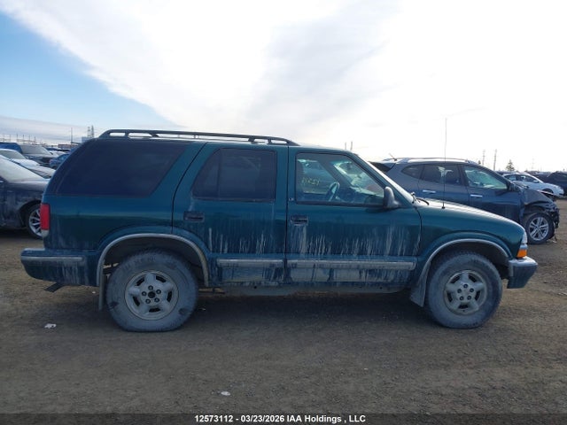 12573112 :رقم المزاد ، 1GNDT13WXW2160678 vin ، 1998 Chevrolet Blazer Ls/lt مزاد بيع