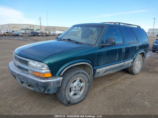 12573112 :رقم المزاد ، 1GNDT13WXW2160678 vin ، 1998 Chevrolet Blazer Ls/lt مزاد بيع