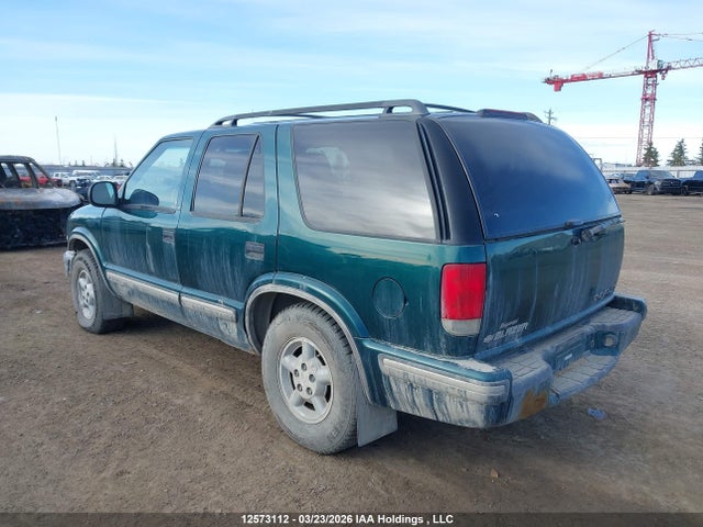 12573112 :رقم المزاد ، 1GNDT13WXW2160678 vin ، 1998 Chevrolet Blazer Ls/lt مزاد بيع