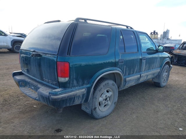 12573112 :رقم المزاد ، 1GNDT13WXW2160678 vin ، 1998 Chevrolet Blazer Ls/lt مزاد بيع