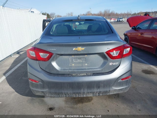 1G1BE5SM1J7134895 Chevrolet Cruze