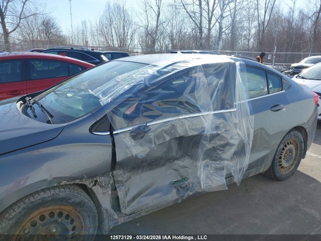 1G1BE5SM1J7134895 Chevrolet Cruze