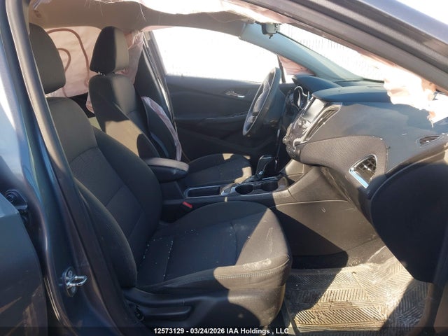 1G1BE5SM1J7134895 Chevrolet Cruze