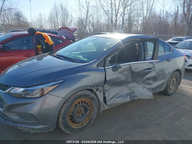 1G1BE5SM1J7134895 Chevrolet Cruze