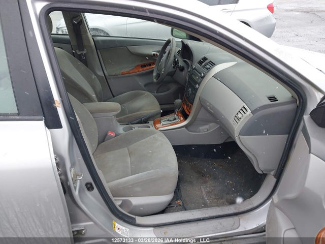2010 Toyota Corolla Le მანქანა იყიდება აუქციონზე, vin: 2T1BU4EE2AC221843, აუქციონის ნომერი: 12573133