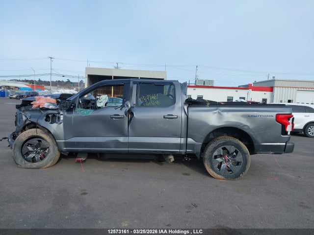 12573161 :رقم المزاد ، 1FT6W3L76RWG15696 vin ، 2024 Ford F-150 Lightning Flash مزاد بيع