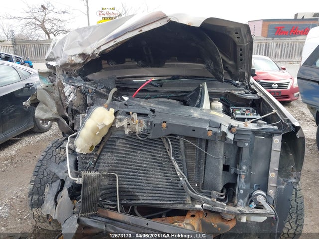 Aukcja sprzedaży 2011 Gmc Yukon Xl 1500 Denali, vin: 1GKS2MEF6BR205185, numer aukcji: 12573173