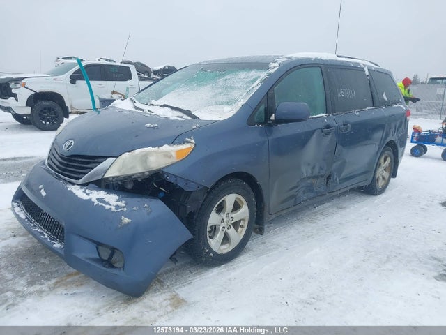 5TDKK3DC2ES420291 Toyota Sienna Le V6