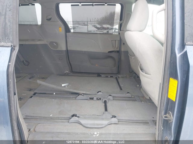 5TDKK3DC2ES420291 Toyota Sienna Le V6