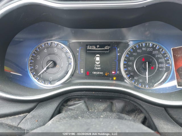 2015 Chrysler 200 Lx მანქანა იყიდება აუქციონზე, vin: 1C3CCCFBXFN749242, აუქციონის ნომერი: 12573196
