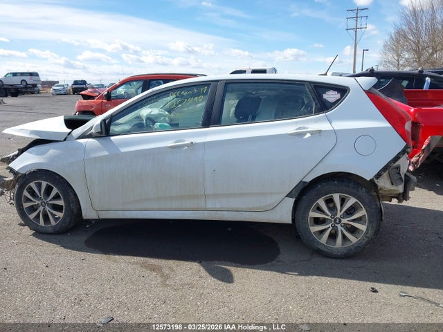 KMHCT5AE4HU323608 Hyundai ACCENT SE