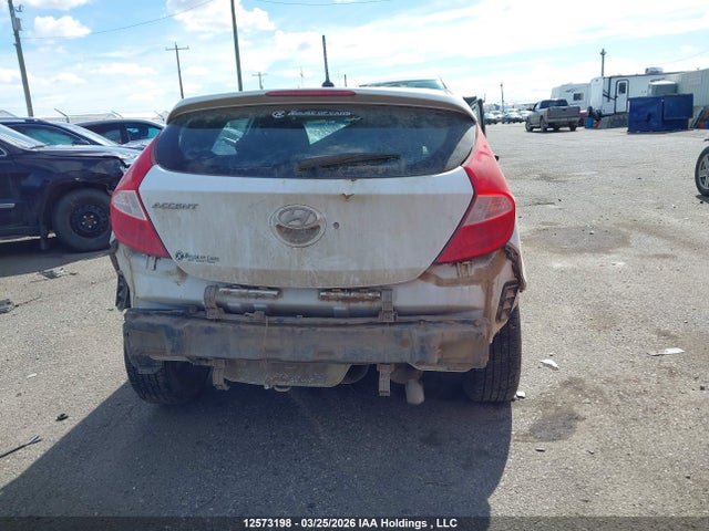 KMHCT5AE4HU323608 Hyundai ACCENT SE