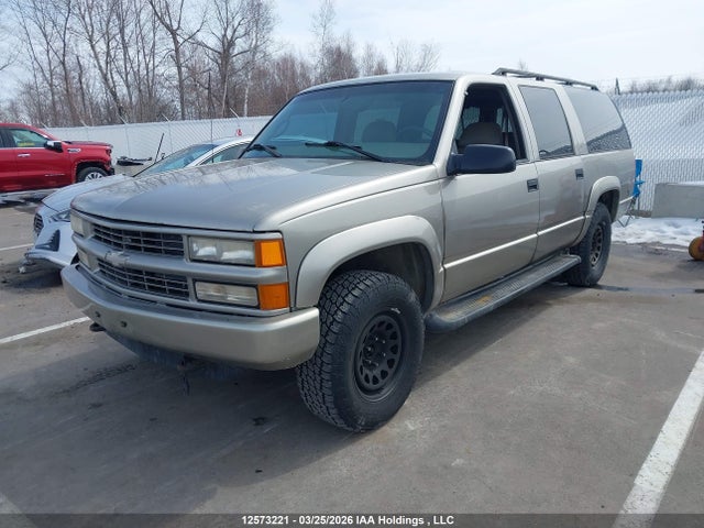 12573221 :رقم المزاد ، 3GNFK16R8XG200234 vin ، 1999 Chevrolet Suburban K1500 مزاد بيع