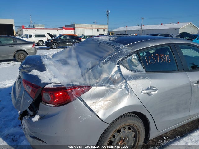 JM1BM1U79G1331822 Mazda MAZDA3