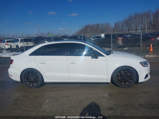 12573349 :رقم المزاد ، WAUCUGFF1H1033226 vin ، 2017 Audi A3 2.0t Progressiv مزاد بيع
