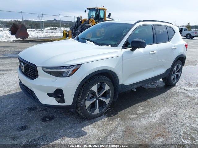 YV4L12UCXS2516042 Volvo Xc40 B5 Plus Dark Theme