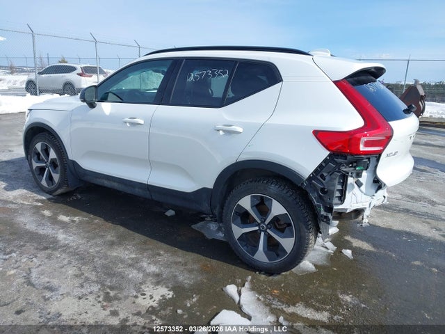 YV4L12UCXS2516042 Volvo Xc40 B5 Plus Dark Theme