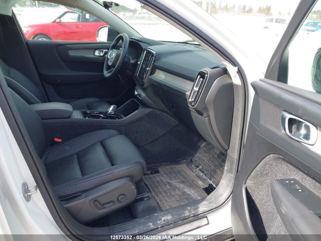 YV4L12UCXS2516042 Volvo Xc40 B5 Plus Dark Theme