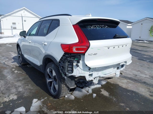 YV4L12UCXS2516042 Volvo Xc40 B5 Plus Dark Theme