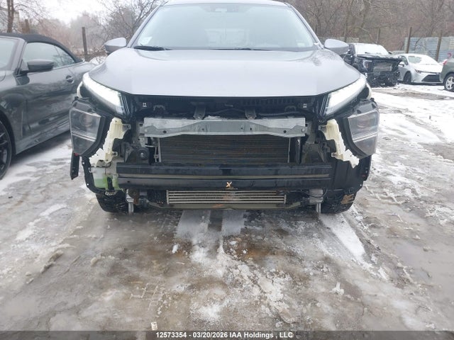 JA4ATUAA0PZ608708 Mitsubishi Eclipse Cross Es
