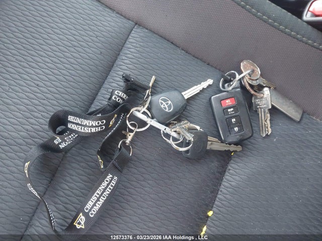 2T1BURHE9HC909115 Toyota COROLLA LE