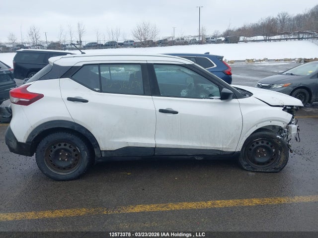 2019 Nissan Kicks S/sr/sv მანქანა იყიდება აუქციონზე, vin: 3N1CP5CU3KL560074, აუქციონის ნომერი: 12573378
