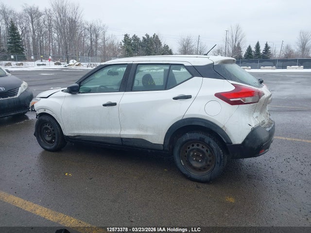 2019 Nissan Kicks S/sr/sv მანქანა იყიდება აუქციონზე, vin: 3N1CP5CU3KL560074, აუქციონის ნომერი: 12573378