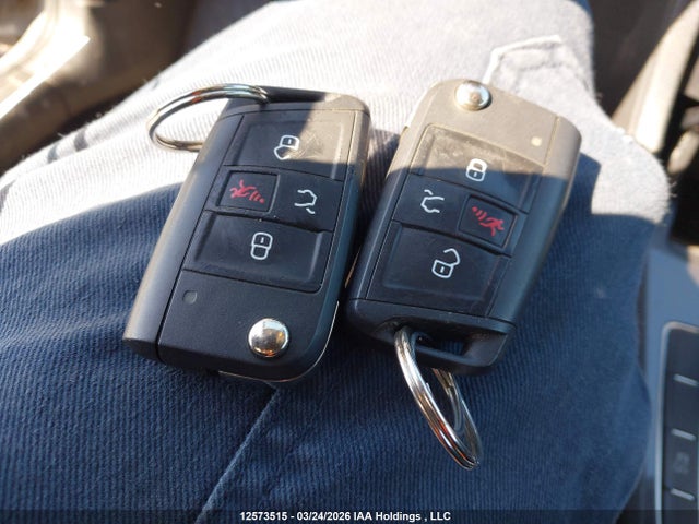 3VW117AU0JM765815 Volkswagen Golf Sportwagen S