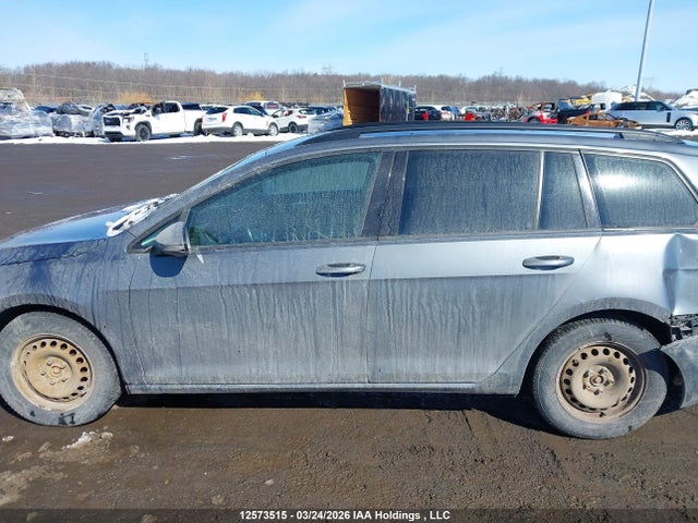 3VW117AU0JM765815 Volkswagen Golf Sportwagen S